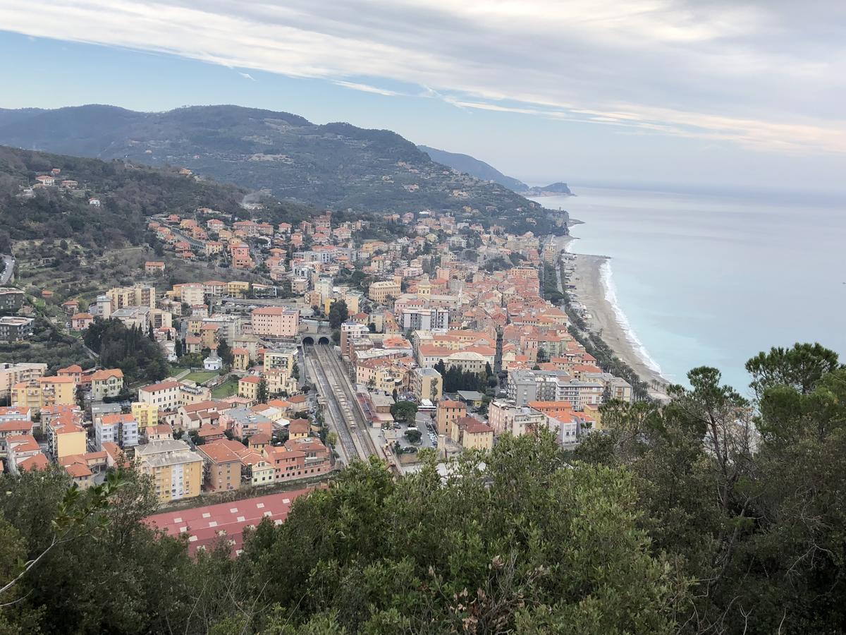 Albergo Aduepassi & Servizio Bike Shuttle Finale Ligure Exterior foto