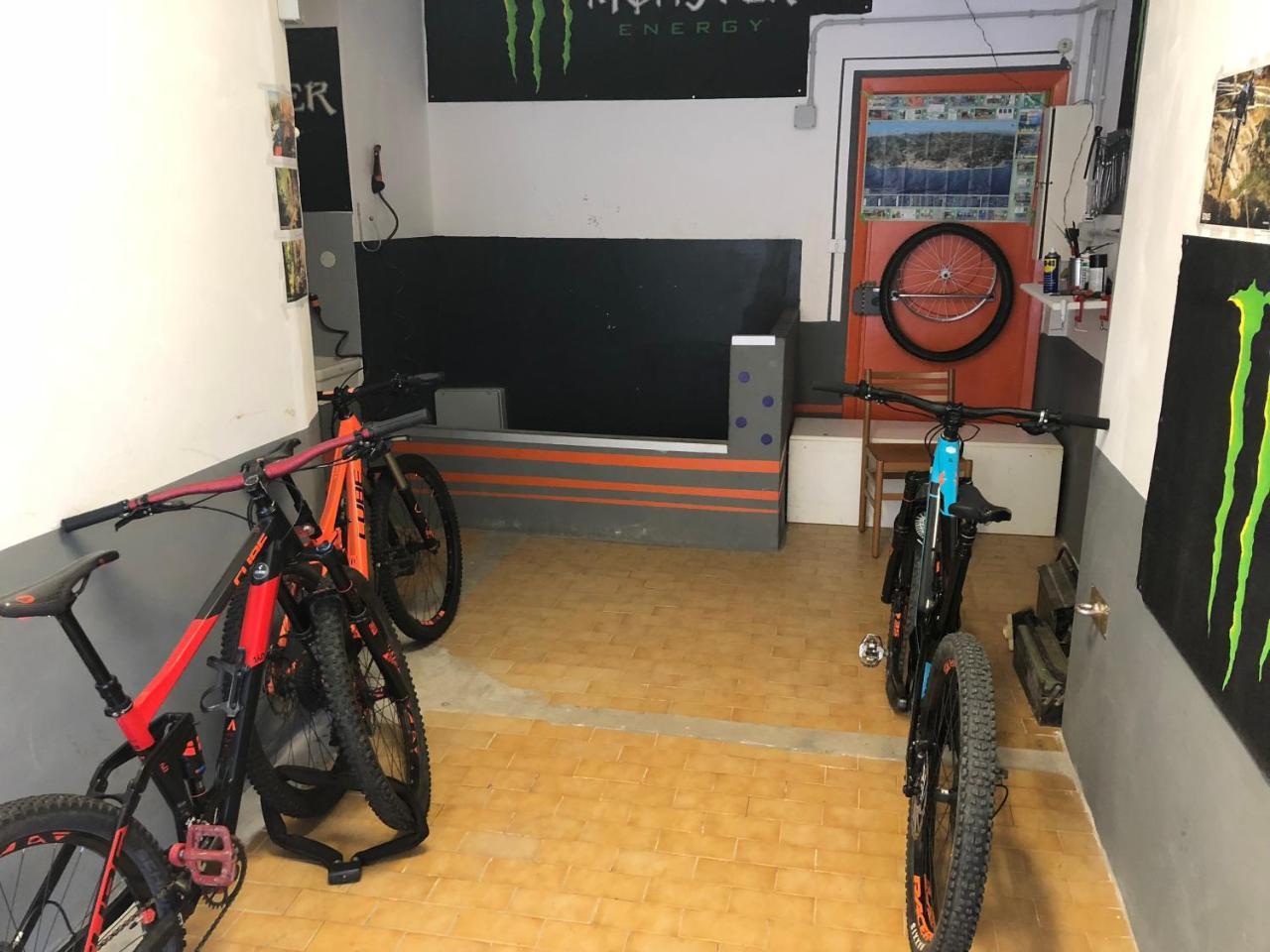 Albergo Aduepassi & Servizio Bike Shuttle Finale Ligure Exterior foto
