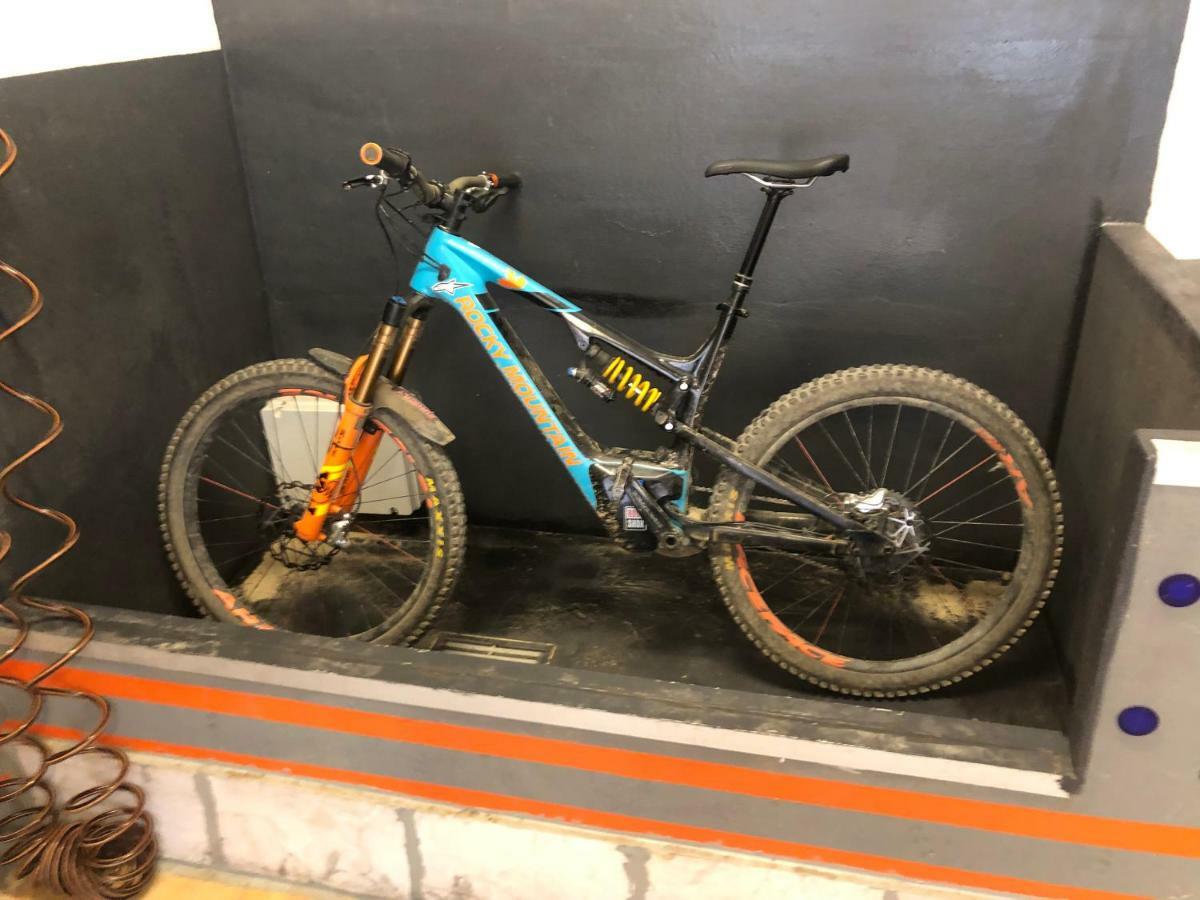 Albergo Aduepassi & Servizio Bike Shuttle Finale Ligure Exterior foto